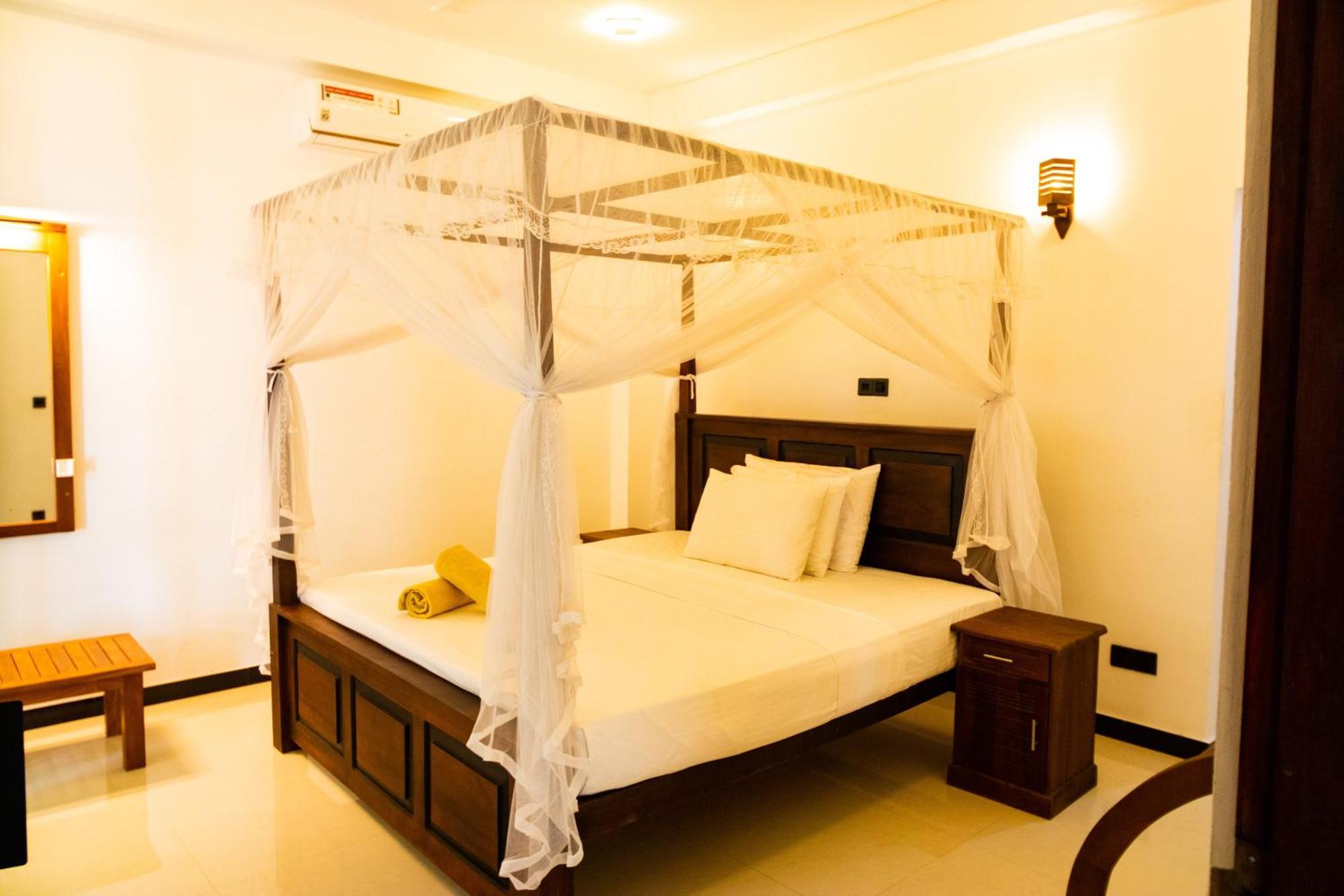 The Green Lagoon Villa هيكادوفا الغرفة الصورة